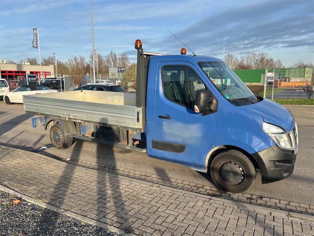 Sonstige Transporttechnik des Typs Nissan NV 400, Gebrauchtmaschine in Düsseldorf (Bild 2)