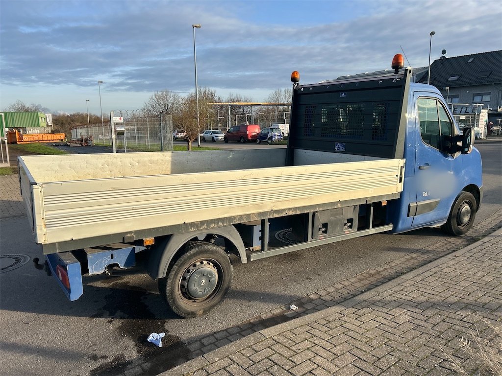 Sonstige Transporttechnik des Typs Nissan NV 400, Gebrauchtmaschine in Düsseldorf (Bild 4)