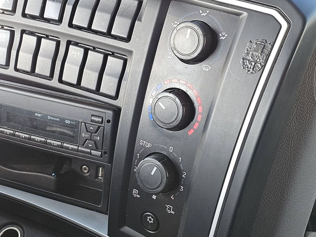 Sonstige Transporttechnik des Typs Renault D 220 AIRCO LIFT SIDE DOOR, Gebrauchtmaschine in Vuren (Bild 11)