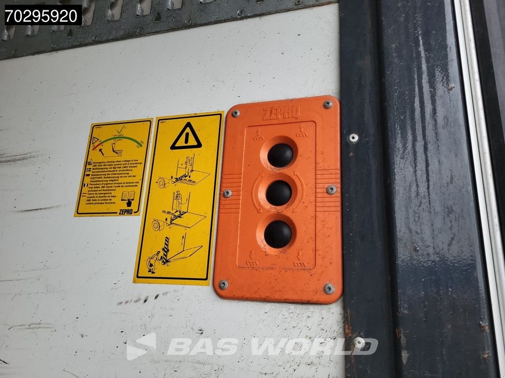 Sonstige Transporttechnik des Typs Sonstige Mercedes Benz Antos 1827 4X2 2000kg Ladebordwand Automatic Xenon Euro 6, Gebrauchtmaschine in Veghel (Bild 9)