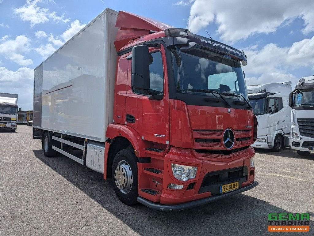 Sonstige Transporttechnik des Typs Sonstige Mercedes Benz Antos 2027 4x2 Dagcab Euro6C - GeslotenBak 7.6m - Laadklep 2000K, Gebrauchtmaschine in Oud Gastel (Bild 7)