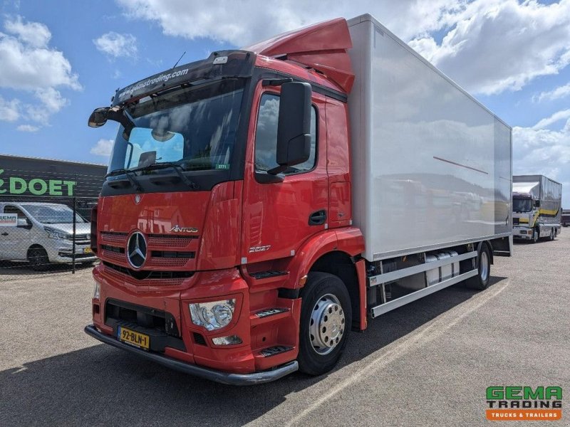 Sonstige Transporttechnik del tipo Sonstige Mercedes Benz Antos 2027 4x2 Dagcab Euro6C - GeslotenBak 7.6m - Laadklep 2000K, Gebrauchtmaschine In Oud Gastel (Immagine 1)