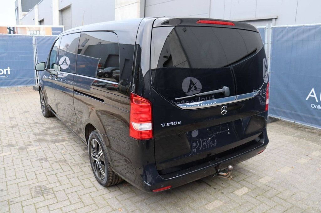 Sonstige Transporttechnik Türe ait Sonstige Mercedes Benz V-Klasse, Gebrauchtmaschine içinde Antwerpen (resim 5)
