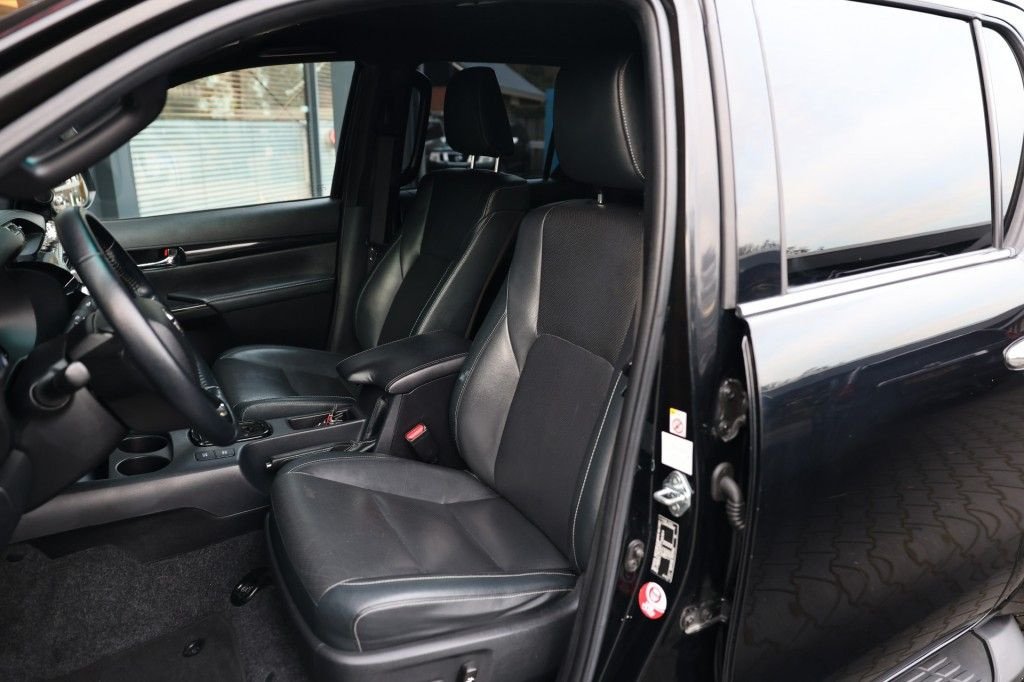 Sonstige Transporttechnik типа Toyota Hilux 2.4 D-4D DUBBEL CABIN LIMITED BE TREKKER A/T 5 SITZ VAN, Gebrauchtmaschine в Saasveld (Фотография 9)