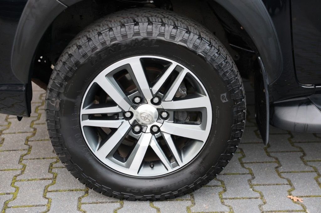 Sonstige Transporttechnik типа Toyota Hilux 2.4 D-4D DUBBEL CABIN LIMITED BE TREKKER A/T 5 SITZ VAN, Gebrauchtmaschine в Saasveld (Фотография 3)