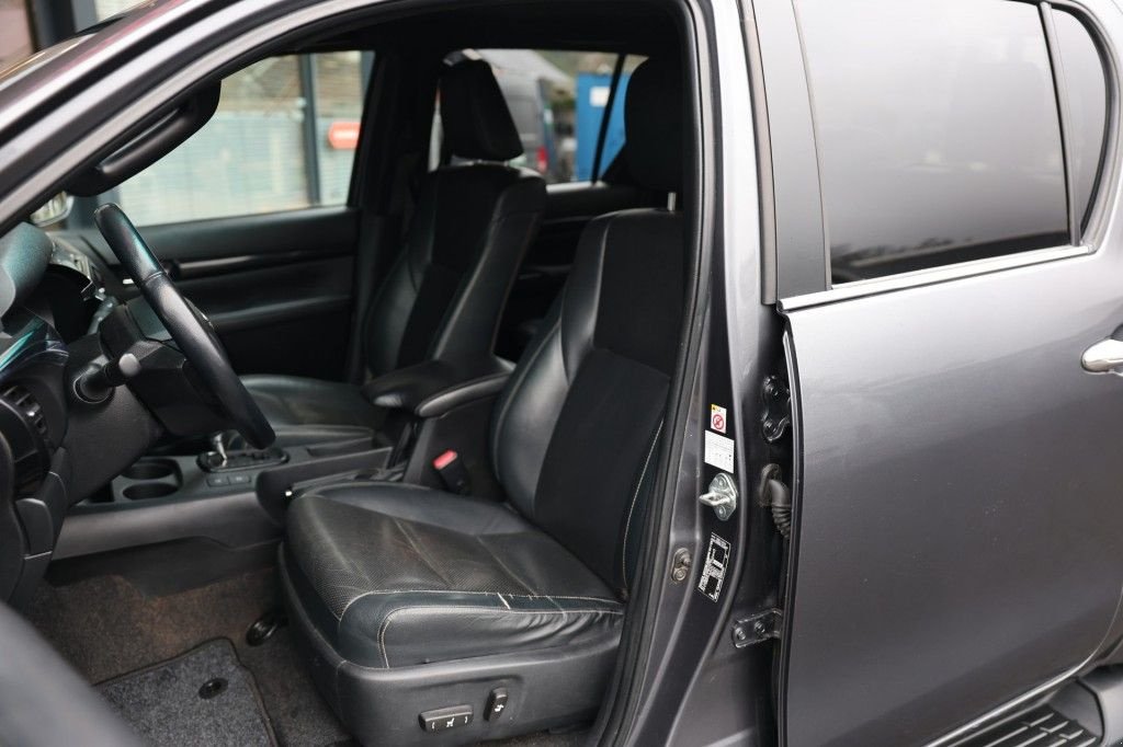 Sonstige Transporttechnik typu Toyota Hilux 2.4 D-4D DUBBEL CABINE LIMITED B/E TREKKER A/T 5 SITZ 4WD, Gebrauchtmaschine v Saasveld (Obrázek 8)