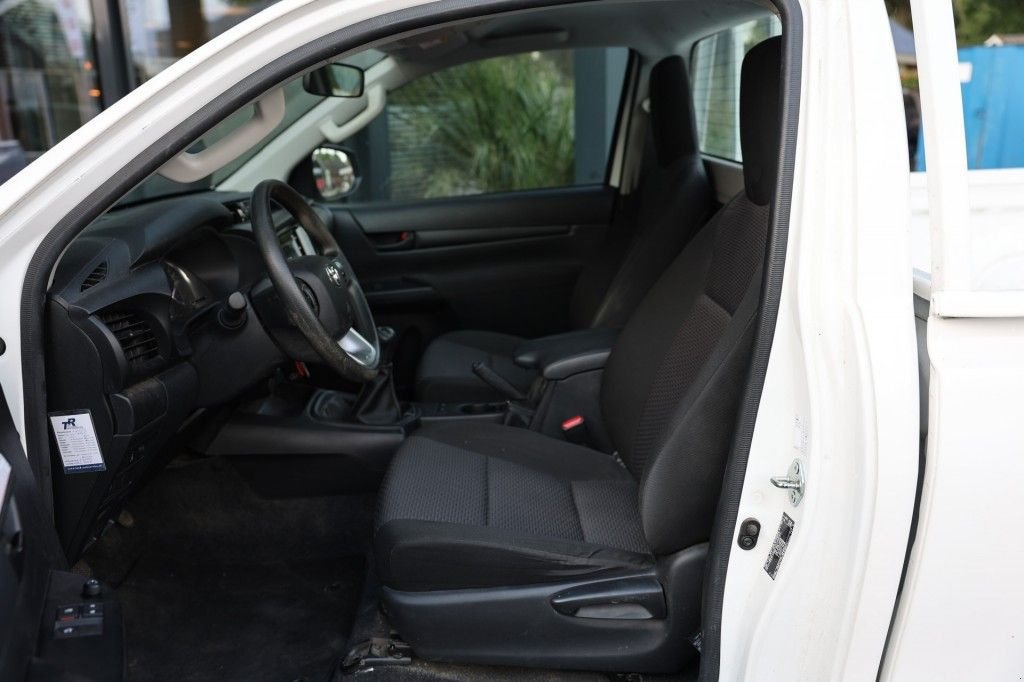 Sonstige Transporttechnik del tipo Toyota Hilux 2.4 D-4D ENKEL CABIN 4WD VAN, Gebrauchtmaschine In Saasveld (Immagine 5)