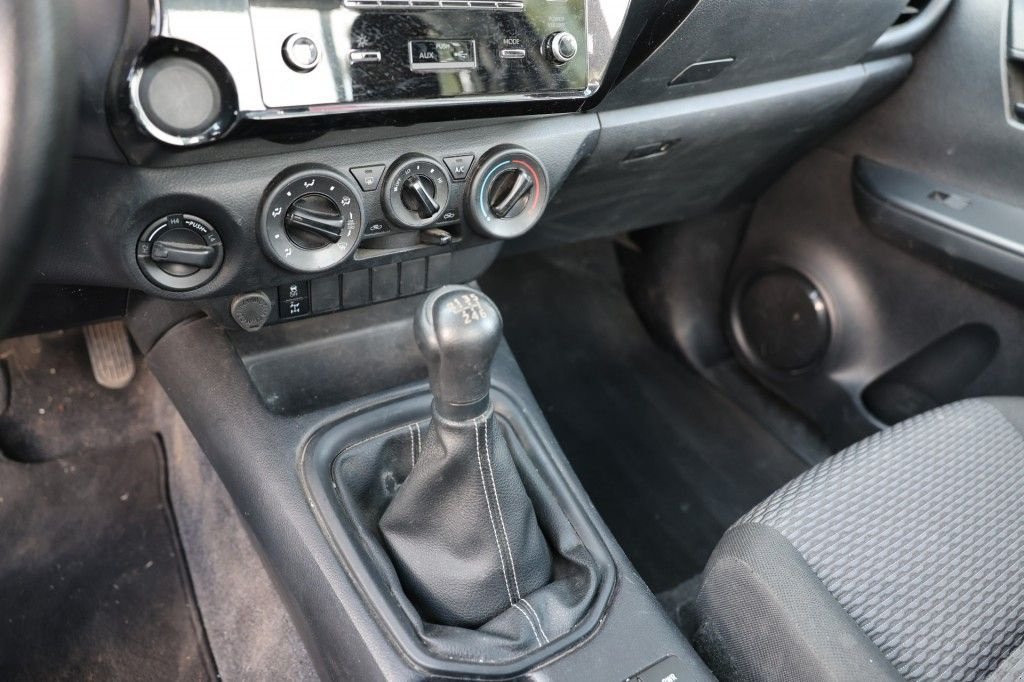 Sonstige Transporttechnik del tipo Toyota Hilux 2.4 D-4D ENKEL CABIN 4WD VAN, Gebrauchtmaschine In Saasveld (Immagine 10)