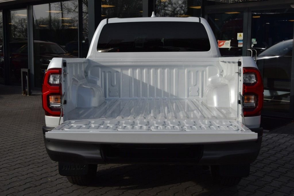 Sonstige Transporttechnik типа Toyota Hilux 2.8 D-4D DUBBEL CABINE INVINCIBLE A/T 2 SITZ VAN BPM VRIJ, Gebrauchtmaschine в Saasveld (Фотография 7)