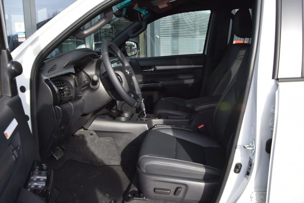 Sonstige Transporttechnik типа Toyota Hilux 2.8 D-4D DUBBEL CABINE INVINCIBLE A/T 2 SITZ VAN BPM VRIJ, Gebrauchtmaschine в Saasveld (Фотография 9)