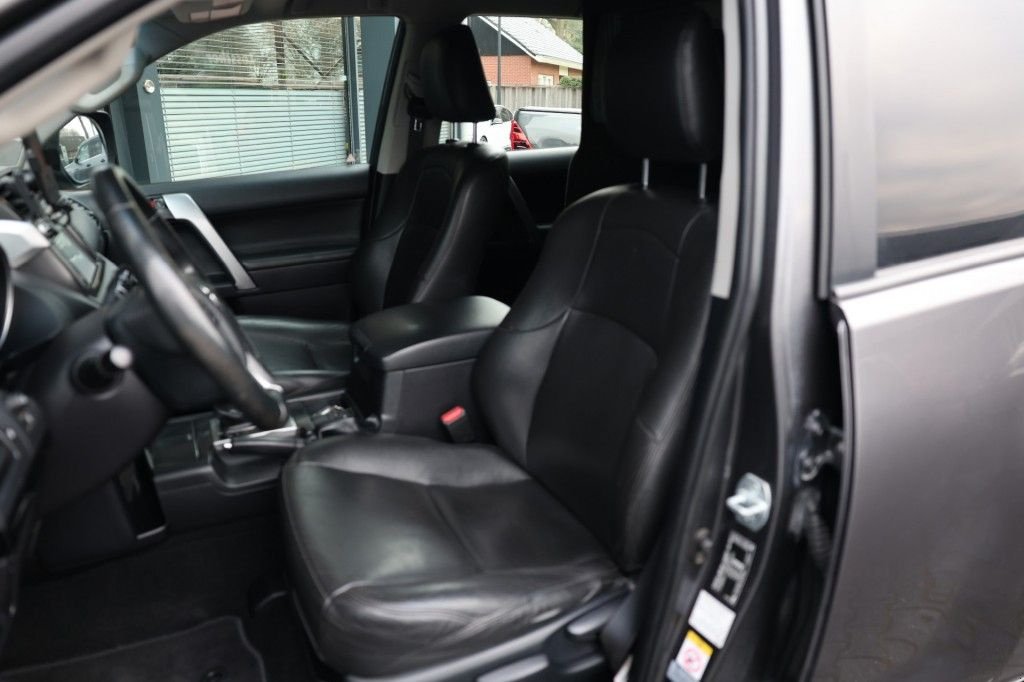 Sonstige Transporttechnik typu Toyota Land Cruiser 150 2.8 D-4D 5DRS VX A/T VAN, Gebrauchtmaschine v Saasveld (Obrázek 11)