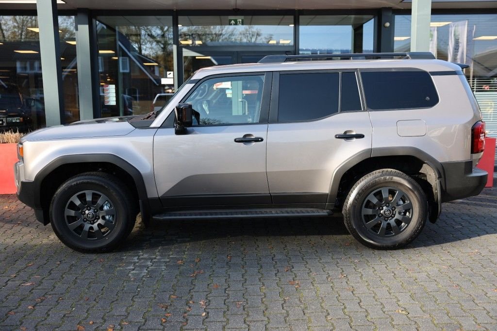 Sonstige Transporttechnik typu Toyota Land Cruiser 250 2.8 D-4D 5DRS ELEGANCE A/T VAN B-STYL BPM VRIJ, Gebrauchtmaschine v Saasveld (Obrázek 2)