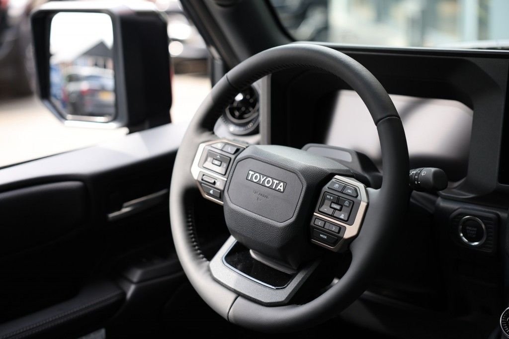 Sonstige Transporttechnik του τύπου Toyota Land Cruiser 250 2.8 D-4D 5DRS EXECUTIVE A/T VAN MET SCHUIFDAK, Gebrauchtmaschine σε Saasveld (Φωτογραφία 9)