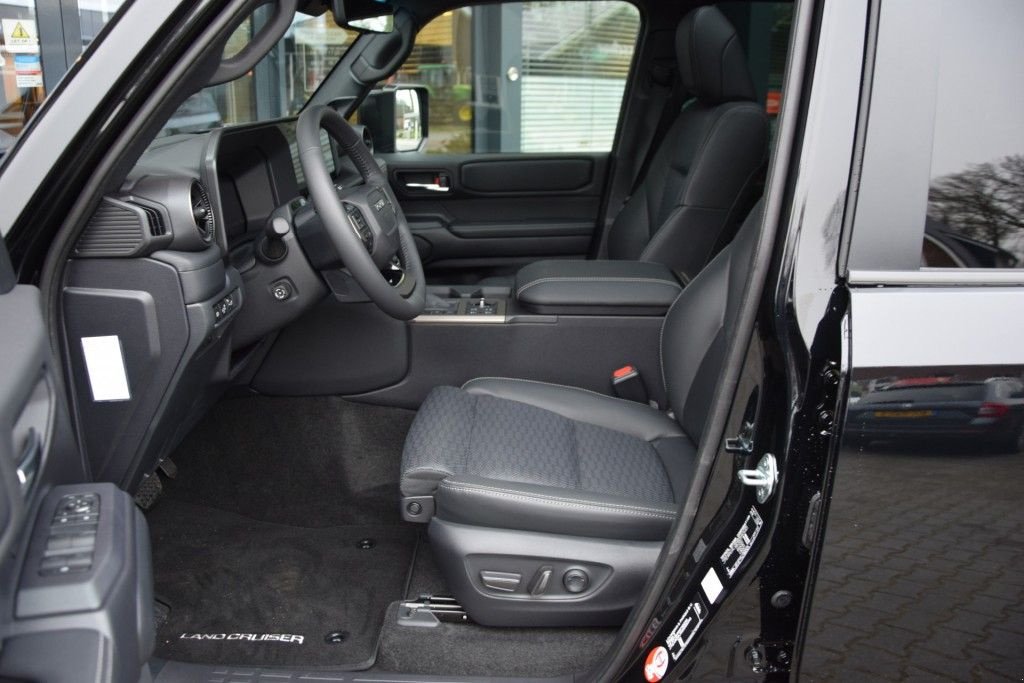 Sonstige Transporttechnik del tipo Toyota Land Cruiser 250 2.8 D-4D 5DRS hybride 48v PROFESSIONAL A/T 5 SI, Gebrauchtmaschine In Saasveld (Immagine 10)