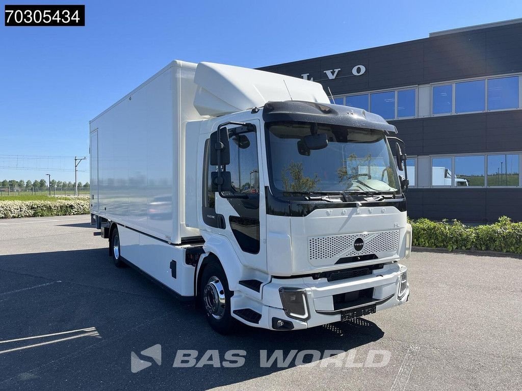 Sonstige Transporttechnik des Typs Volvo FL Electric 4X2 NEW Electric 375KWh AC / DC 2000kg Tailgate Full, Neumaschine in Veghel (Bild 8)