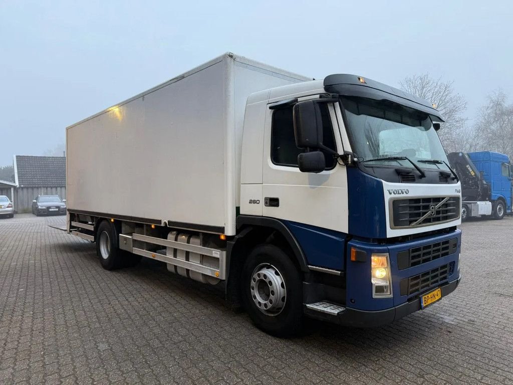 Sonstige Transporttechnik des Typs Volvo FM 9.260 2000KG LBW Airco 596.659KM NL Truck APK/TUV 22-04-2026, Gebrauchtmaschine in Saasveld (Bild 5)
