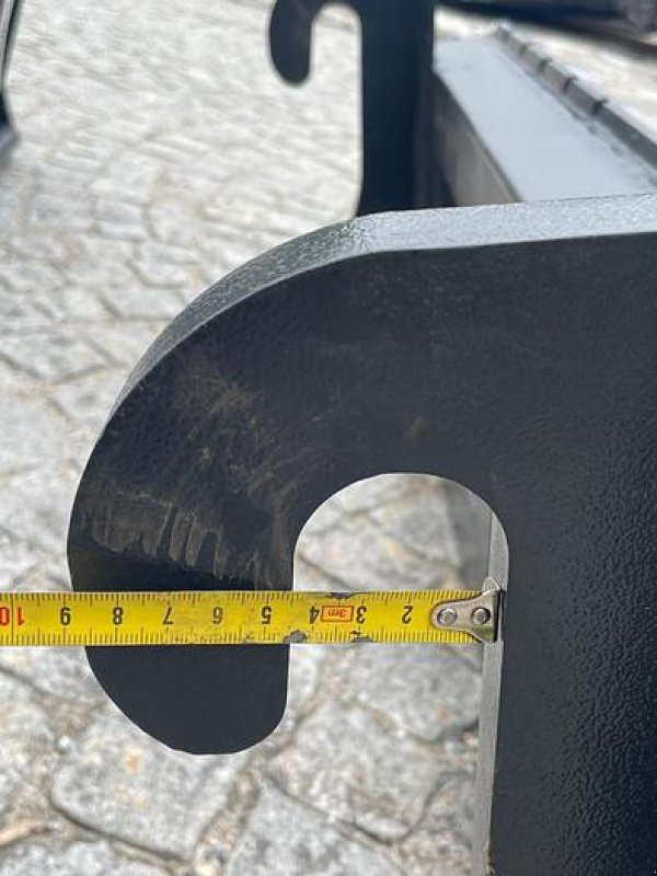 Sonstiges Baggerzubehör des Typs Big Dutchman Palettengabel 2 t passend zu Volvo L30 Aufnahme, Neumaschine in Göpfritz an der Wild (Bild 7)