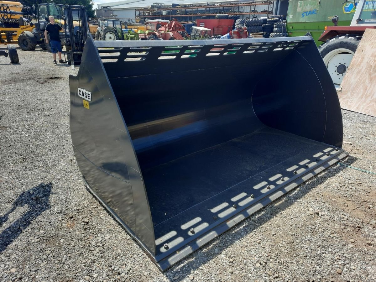 Sonstiges Baggerzubehör des Typs Sonstige NEW HOLLAND/CASE LEICHTGUTSCHAUFEL 3m, Neumaschine in Burgkirchen (Bild 1)