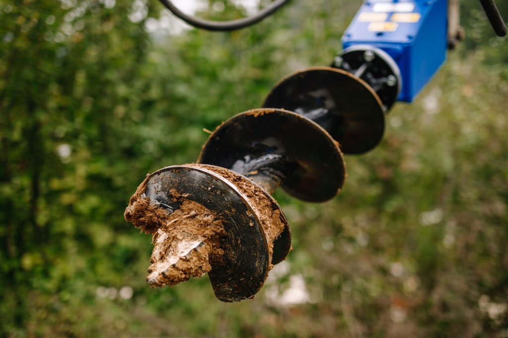 Sonstiges Baggerzubehör typu Sonstige Triebwerk Erdbohrer Kegelspalter Bagger 800 ccm 45 Kw, Neumaschine v Ingolstadt (Obrázek 8)