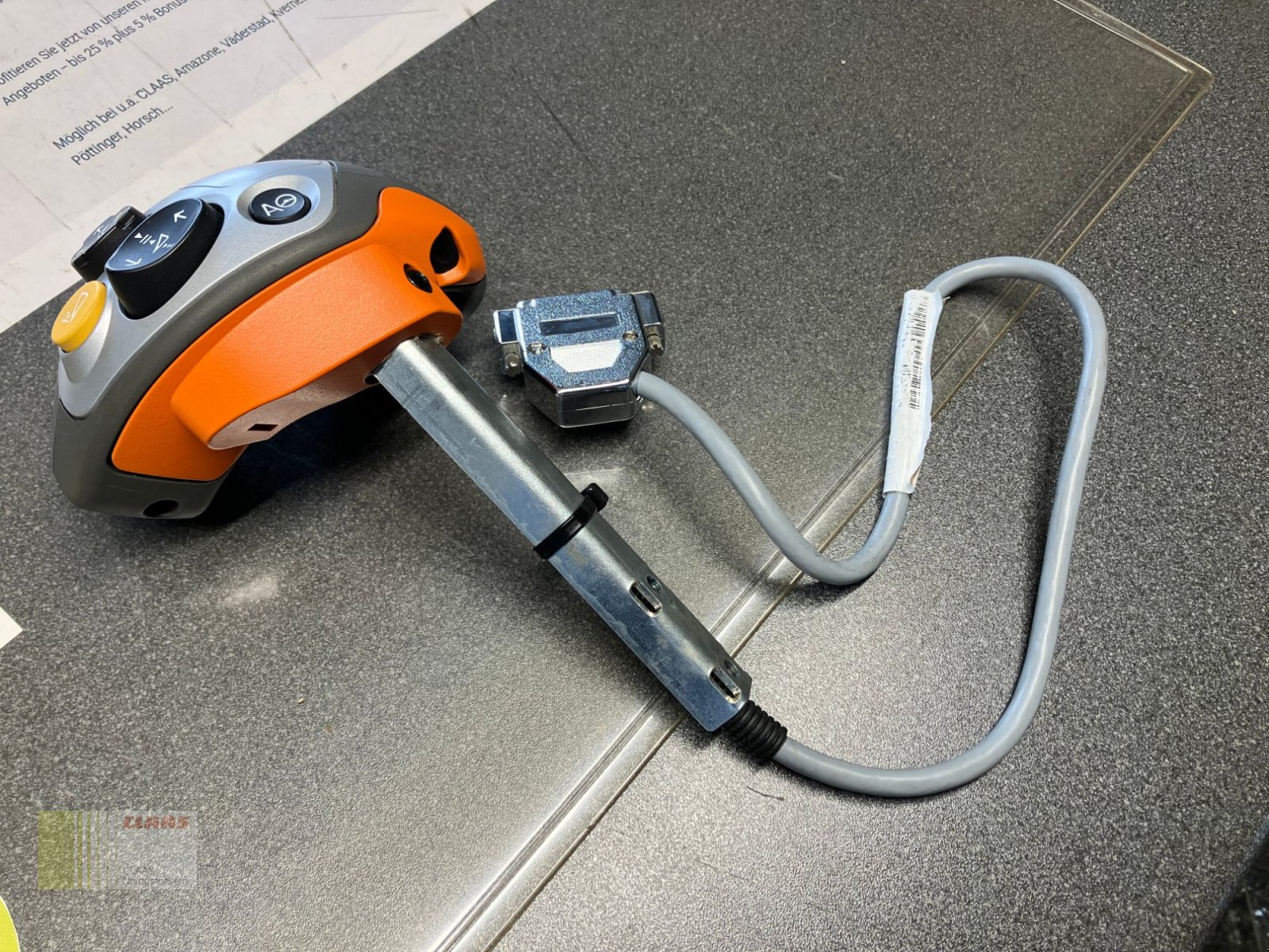 Sonstiges Feldhäckslerzubehör des Typs CLAAS 00 0537 666 2\Multifunktionsgriff - Jaguar 980-930 Typ 498, Neumaschine in Schwend (Bild 2)