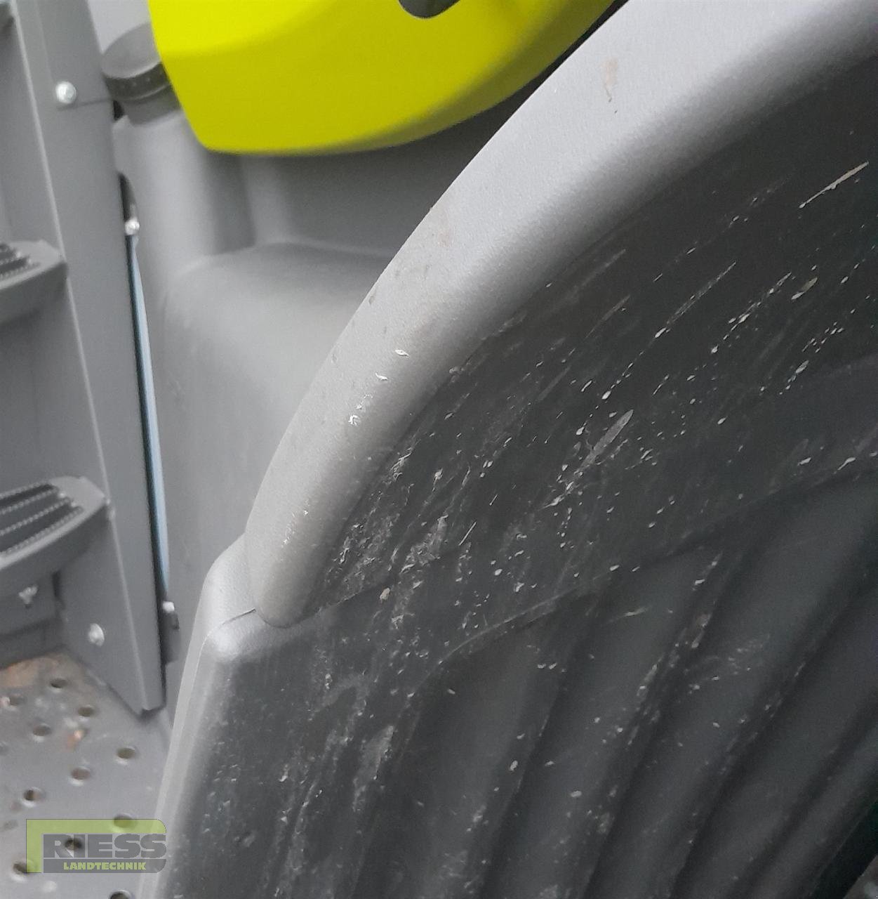 Sonstiges Mähdrescherzubehör des Typs CLAAS Kotflügel hinten li. Jaguar 00 2401 702 4, Gebrauchtmaschine in Homberg/Ohm - Maulbach (Bild 4)