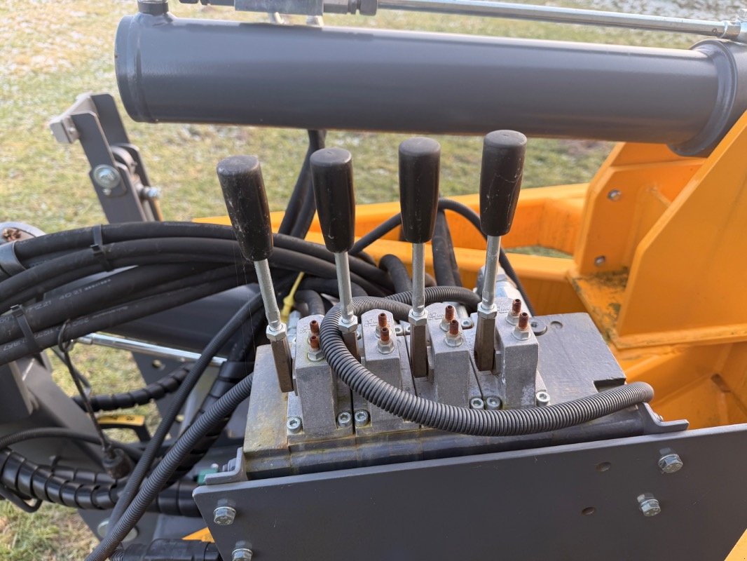 Sonstiges Straßenbau des Typs Gutzwiller Planierschild LNG 360, Neumaschine in Bad Oldesloe (Bild 8)