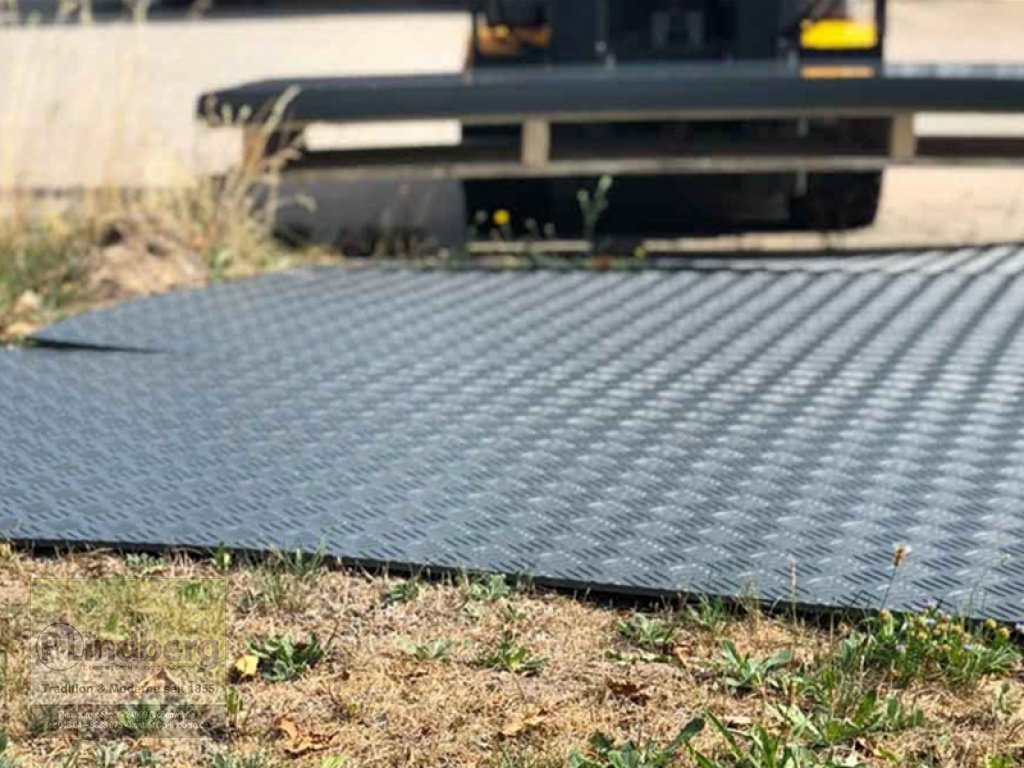 Sonstiges Straßenbau des Typs P.Lindberg GmbH 10 Stück Fahrplatten je Max. 10 Tonnen Druckplatten LDPE Baustelle Event Wiese, Neumaschine in Großenwiehe (Bild 3)