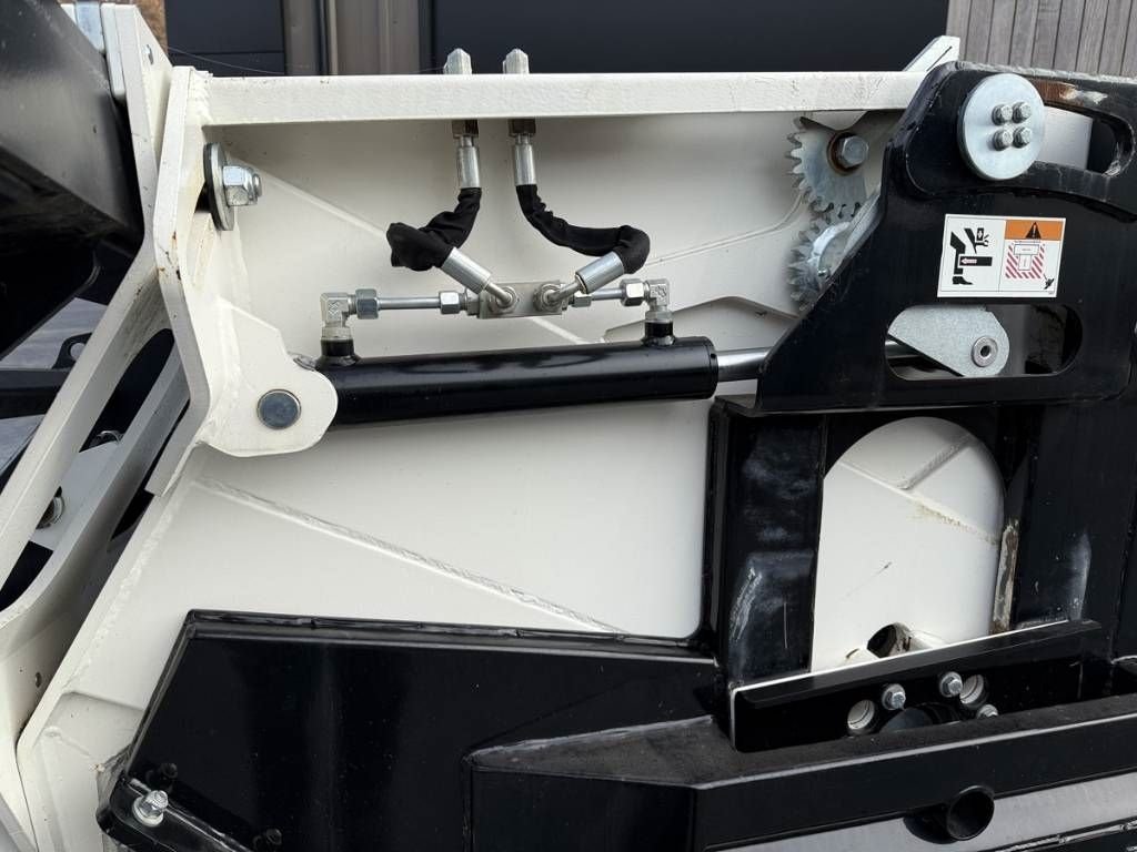 Sonstiges Straßenbau du type Sonstige Simax grondfrees Bobcat, Gebrauchtmaschine en Luttenberg (Photo 5)