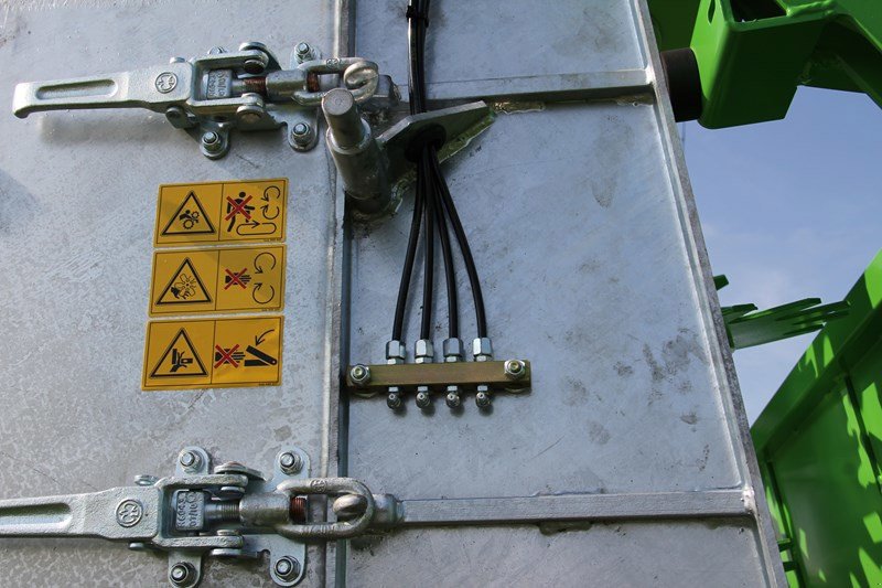 Sonstiges Traktorzubehör des Typs Agrar Schneider MZ 40 mit max. 4,4 m3 bis MZ 80 Tandem mit max. 10.1 m3, Neumaschine in Balterswil (Bild 4)