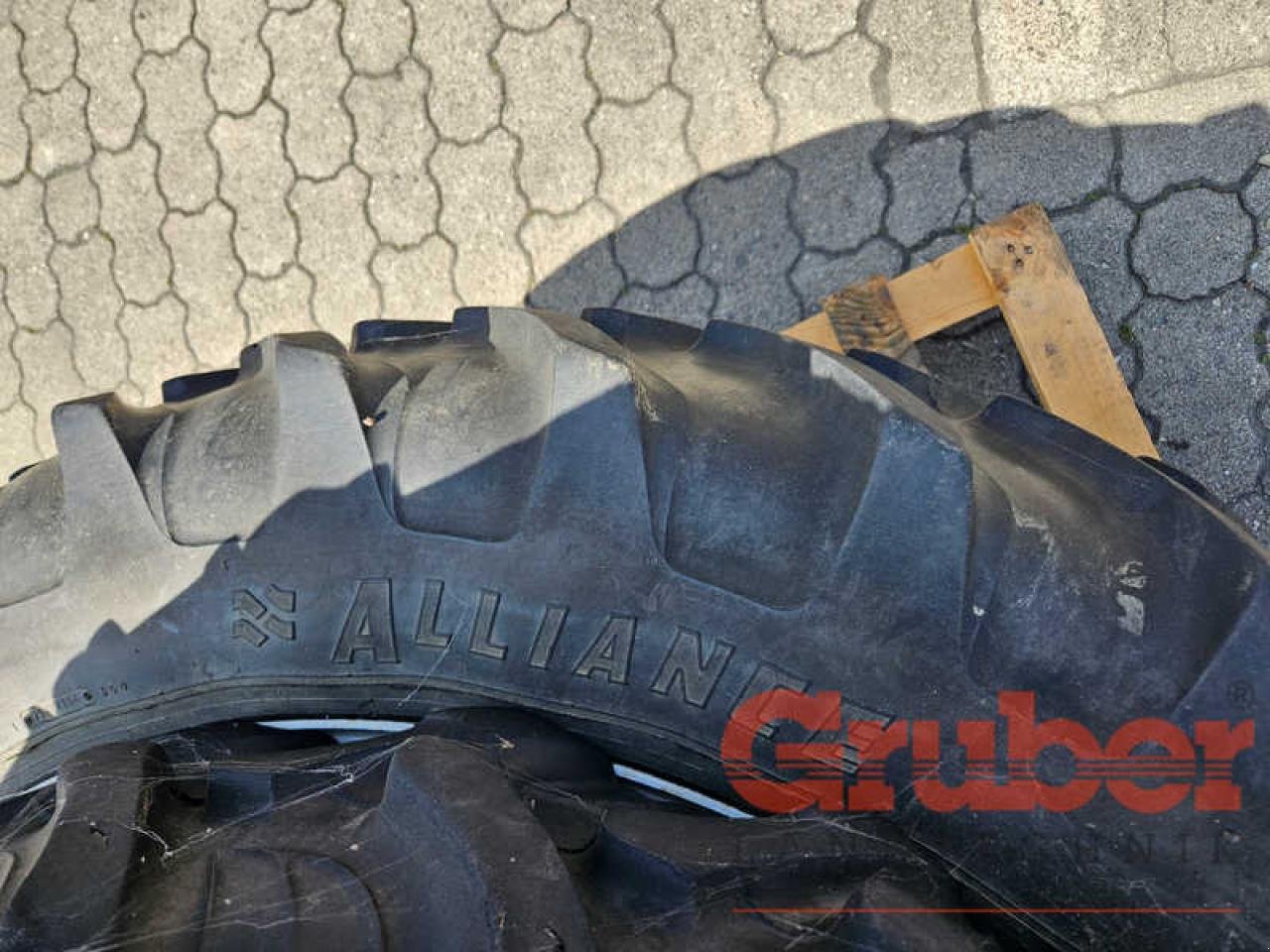 Sonstiges Traktorzubehör typu Alliance 270/95R32 - 12.4R46, Gebrauchtmaschine v Ampfing (Obrázek 3)