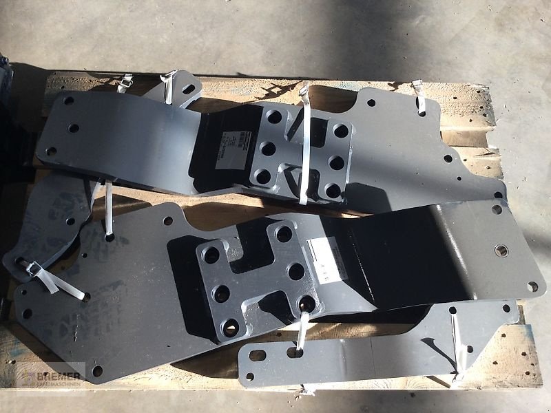 Sonstiges Traktorzubehör des Typs Alö Motorseitenwangen CLAAS ARION 600, Neumaschine in Asendorf (Bild 1)