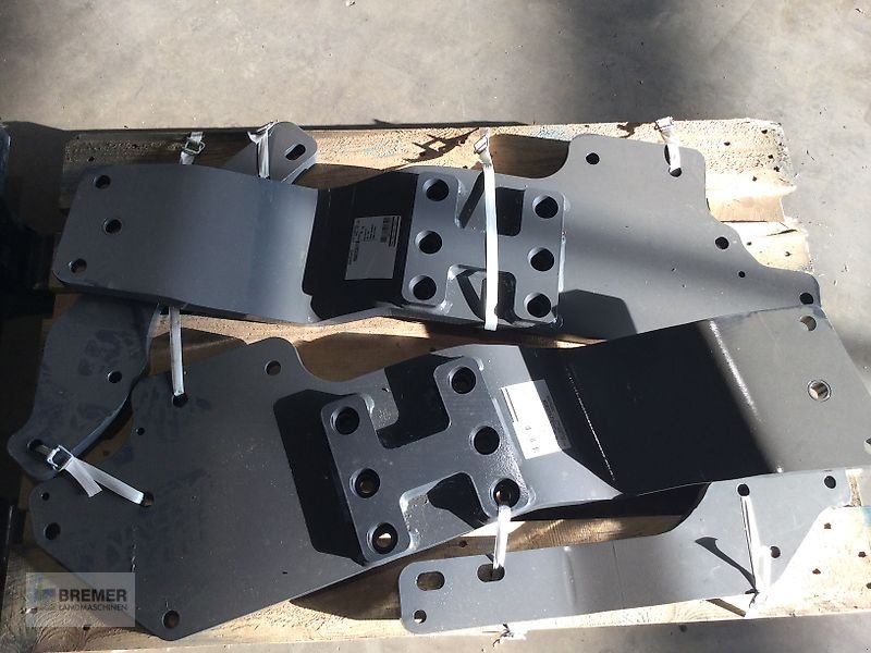 Sonstiges Traktorzubehör des Typs Alö Motorseitenwangen CLAAS ARION 600, Neumaschine in Asendorf (Bild 4)