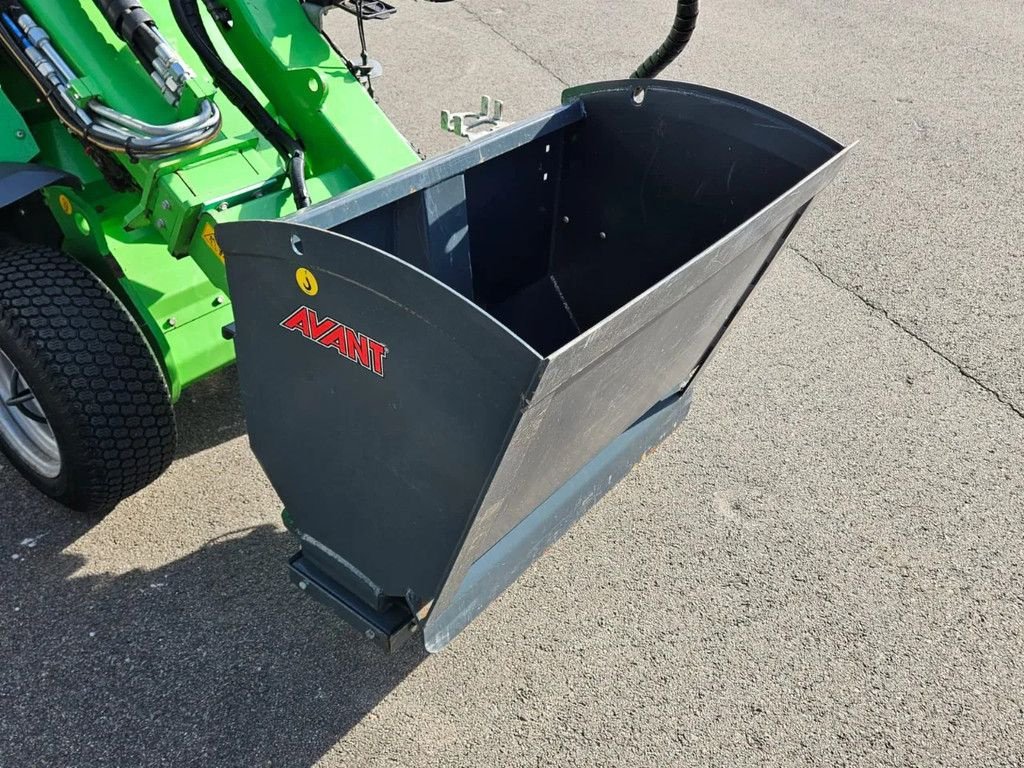 Sonstiges Traktorzubehör typu Avant 900 Zand- en zoutstrooier, Gebrauchtmaschine v BENNEKOM (Obrázek 5)