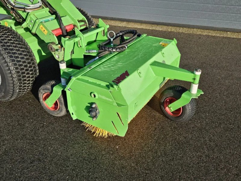 Sonstiges Traktorzubehör typu Avant Borstel 110 cm, Gebrauchtmaschine v BENNEKOM (Obrázek 1)