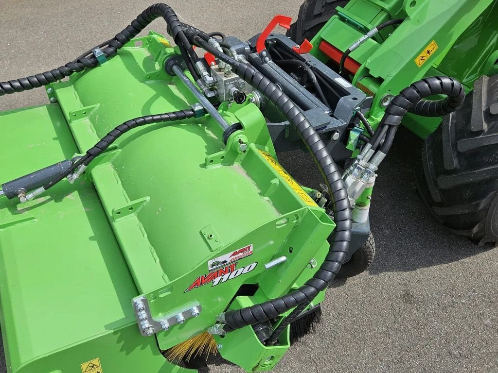 Sonstiges Traktorzubehör typu Avant borstel met opvangbak 1100, Gebrauchtmaschine w BENNEKOM (Zdjęcie 10)