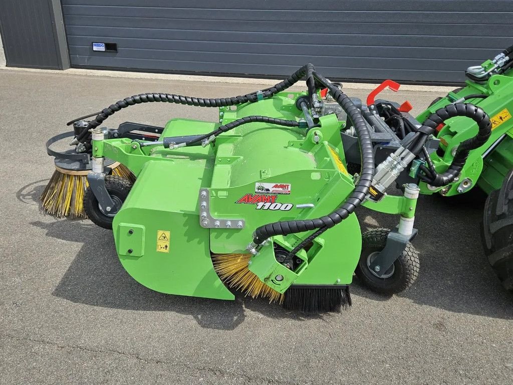 Sonstiges Traktorzubehör typu Avant borstel met opvangbak 1100, Gebrauchtmaschine w BENNEKOM (Zdjęcie 5)