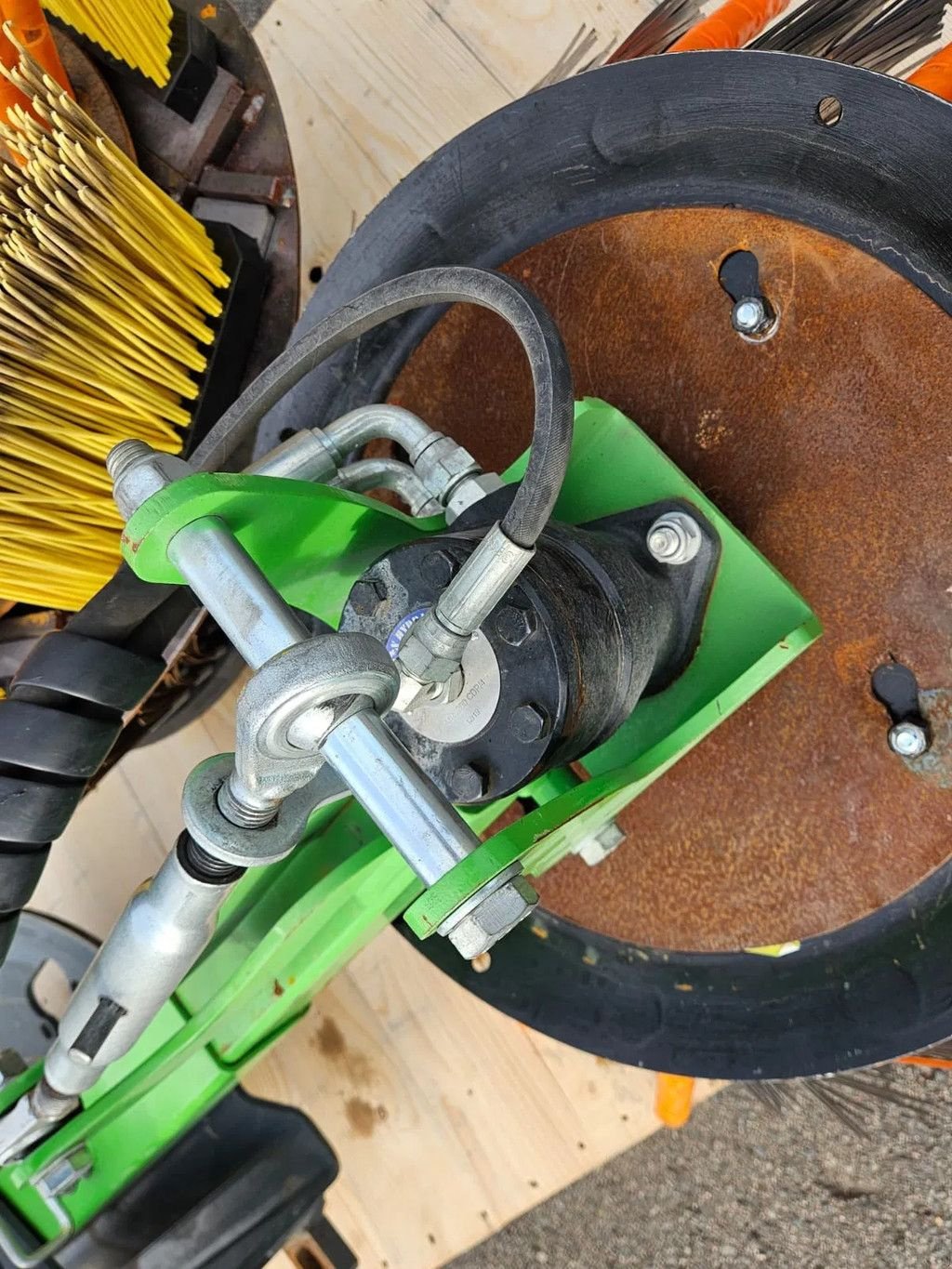 Sonstiges Traktorzubehör des Typs Avant Tuin en park Onkruidborstel, Gebrauchtmaschine in BENNEKOM (Bild 8)