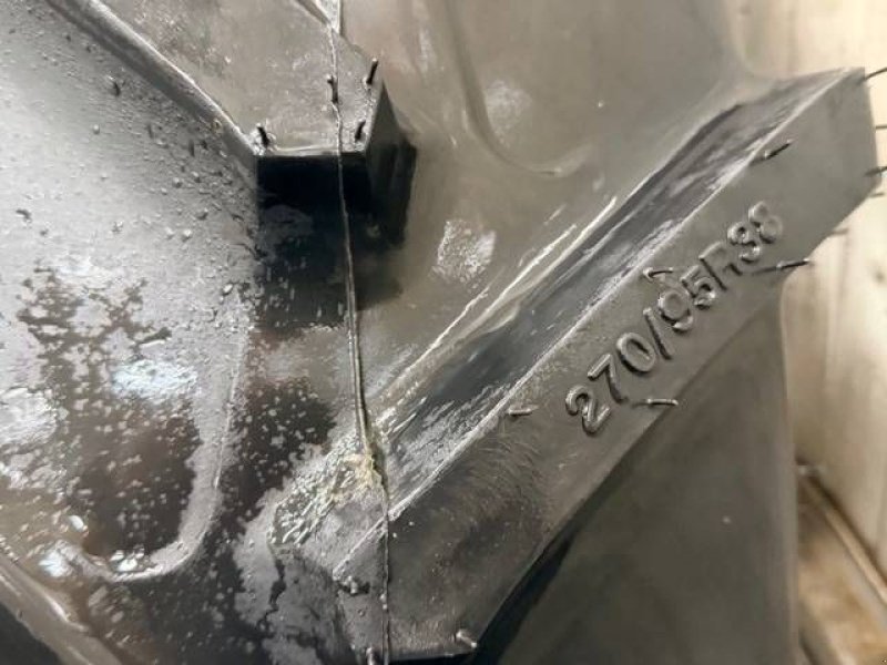Sonstiges Traktorzubehör типа BKT 270/95 R54 + 270/95 R38 op velg Valtra, Neumaschine в Marknesse (Фотография 4)