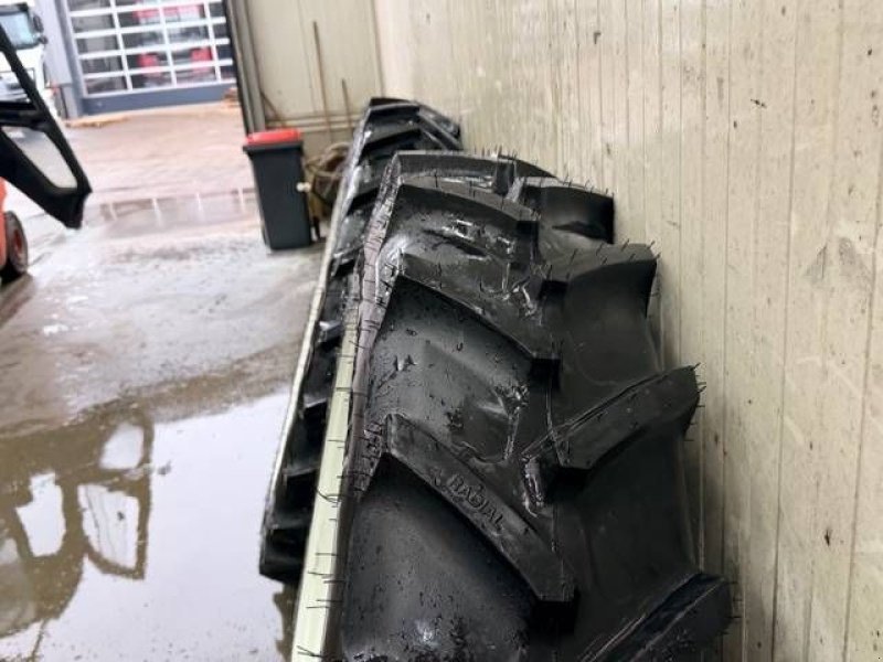 Sonstiges Traktorzubehör типа BKT 270/95 R54 + 270/95 R38 op velg Valtra, Neumaschine в Marknesse (Фотография 5)