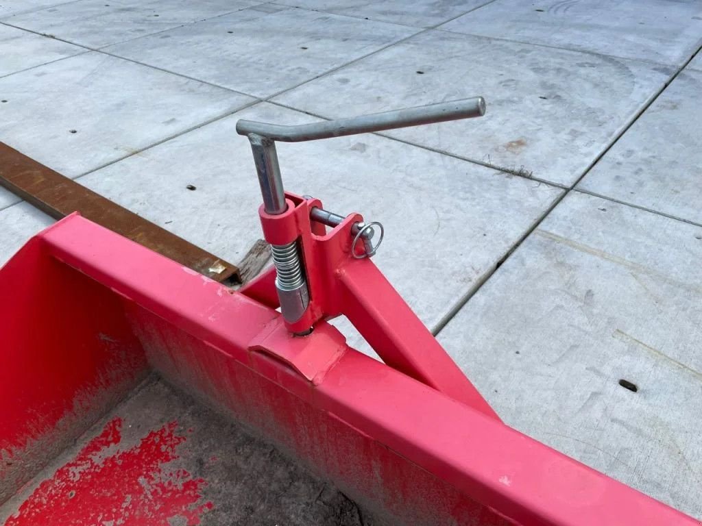 Sonstiges Traktorzubehör van het type Boxer grondbak / transportbak, Neumaschine in Losdorp (Foto 5)