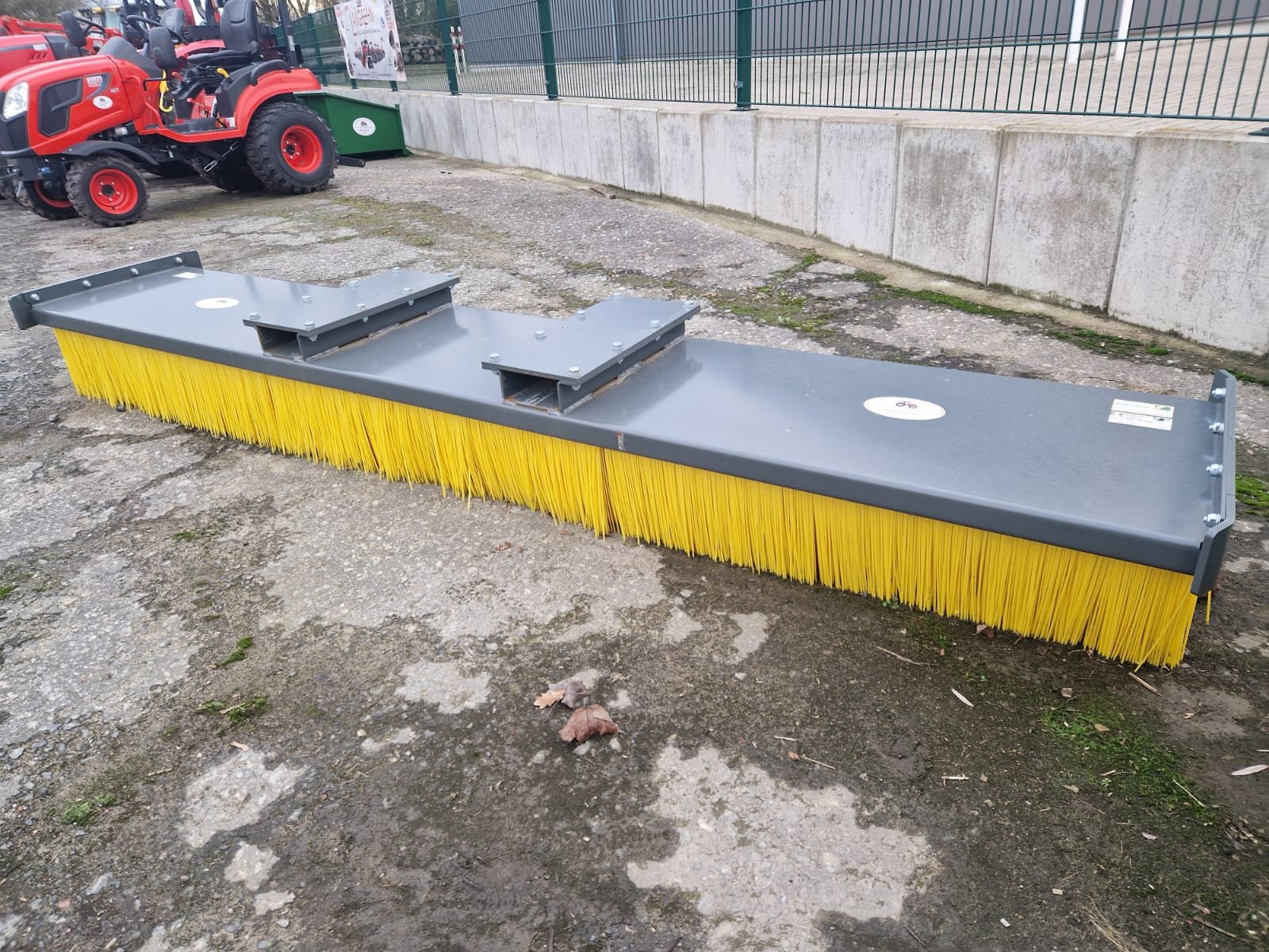 Sonstiges Traktorzubehör типа Bressel & Lade Kehrbesen, Neumaschine в Klempau (Фотография 1)