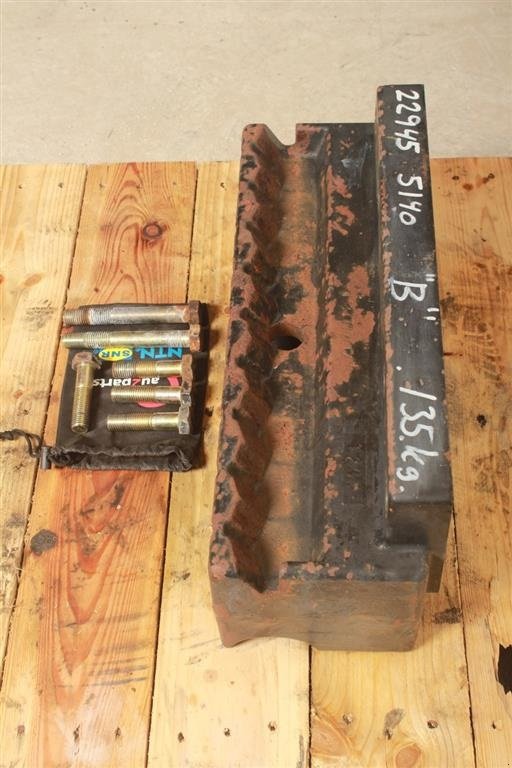 Sonstiges Traktorzubehör типа Case IH 5140 Basisklods / Weight, Gebrauchtmaschine в Viborg (Фотография 5)