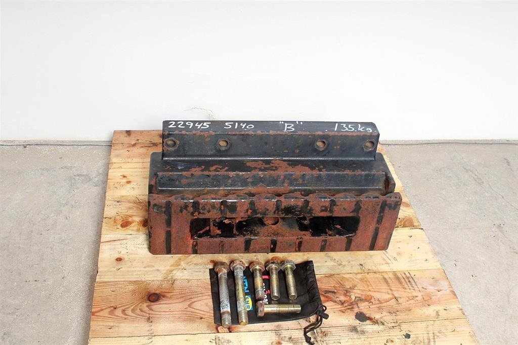 Sonstiges Traktorzubehör типа Case IH 5140 Basisklods / Weight, Gebrauchtmaschine в Viborg (Фотография 4)