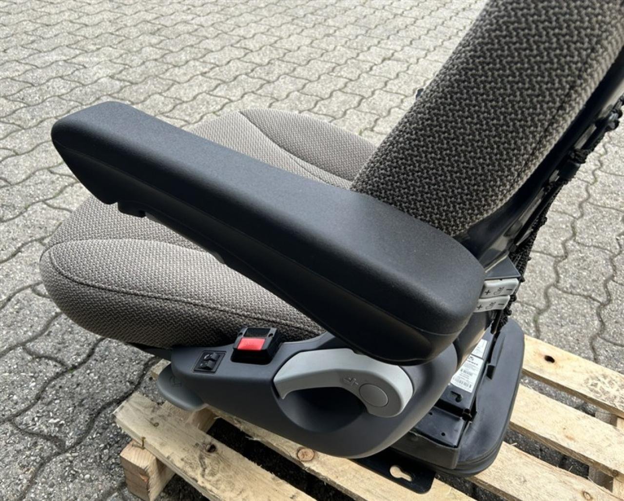 Sonstiges Traktorzubehör типа Case IH Grammer Maximo Dynamic Case MSG95AL/741, Neumaschine в Ampfing (Фотография 5)