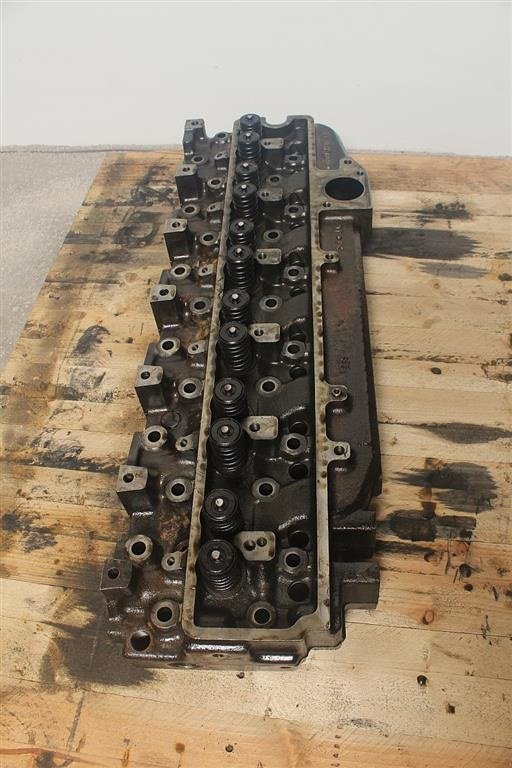 Sonstiges Traktorzubehör типа CLAAS Ares 697 Topstykke / Cylinder Head, Gebrauchtmaschine в Viborg (Фотография 4)