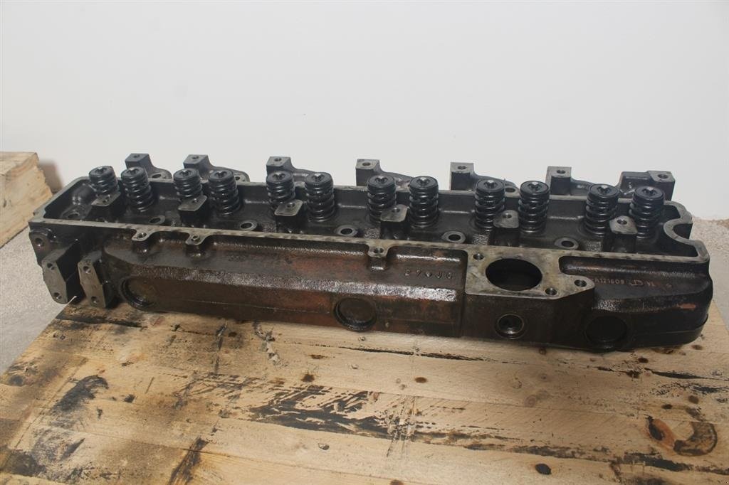 Sonstiges Traktorzubehör типа CLAAS Ares 697 Topstykke / Cylinder Head, Gebrauchtmaschine в Viborg (Фотография 5)