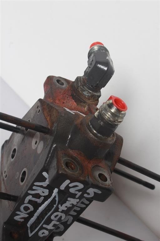 Sonstiges Traktorzubehör типа CLAAS Arion 640 Power Beyond Ventil / Power Beyond Valve, Gebrauchtmaschine в Viborg (Фотография 2)