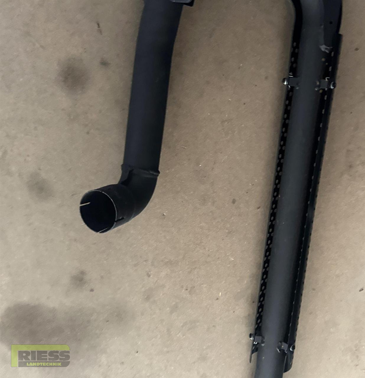 Sonstiges Traktorzubehör типа CLAAS Auspuff oben ELIOS NEXOS 00 1152 361 0, Neumaschine в Homberg/Ohm - Maulbach (Фотография 3)