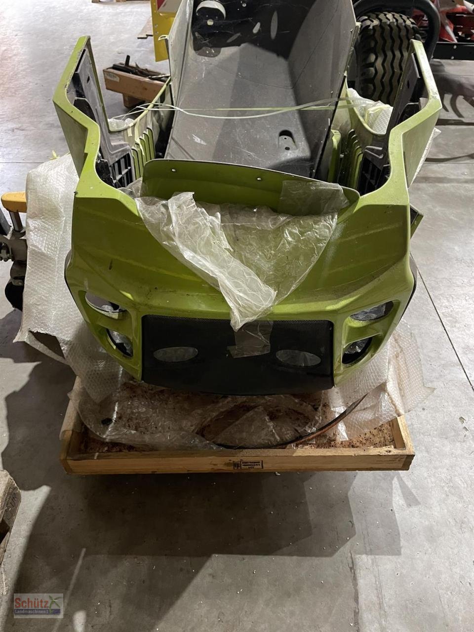 Sonstiges Traktorzubehör типа CLAAS Axion 820 Motorhaube Kotflügel Seitendeckel, Gebrauchtmaschine в Schierling (Фотография 1)