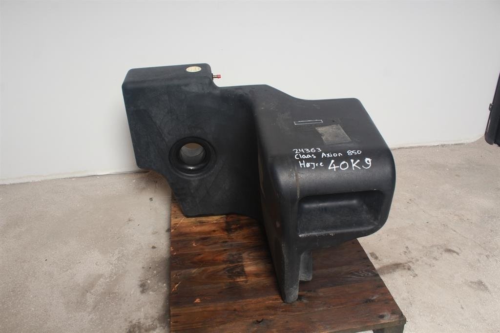 Sonstiges Traktorzubehör des Typs CLAAS AXION 850 Dieseltank / Fuel Tank, Gebrauchtmaschine in Viborg (Bild 3)